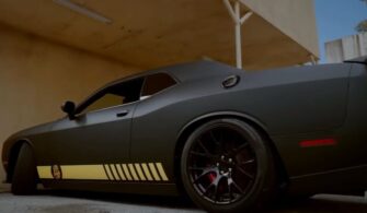 Who makes the Challenger Cobra
